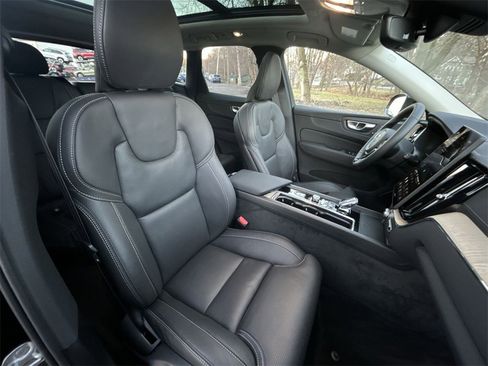 New 2026 Volvo XC60 B5 Ultra w/ Protection Package Premier image 19