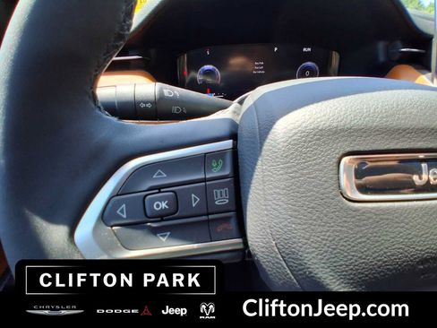 Certified 2025 Jeep Compass Limited w/ Elite Group AWD/4WD image 22
