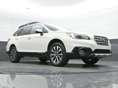 Used 2017 Subaru Outback 2.5i Limited image 10