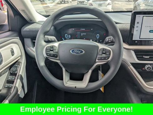 New 2026 Ford Explorer Active RWD image 17