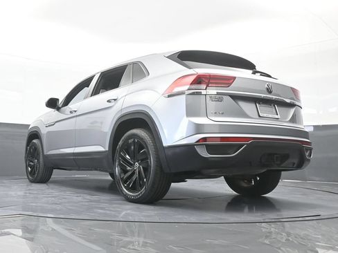 Used 2022 Volkswagen Atlas Cross Sport SE FWD image 60