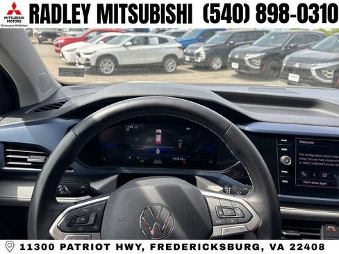 Used 2024 Volkswagen Taos SE AWD/4WD image 6