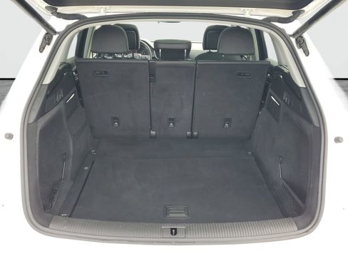 Used 2023 Audi Q5 2.0T Premium w/ Convenience Package image 9