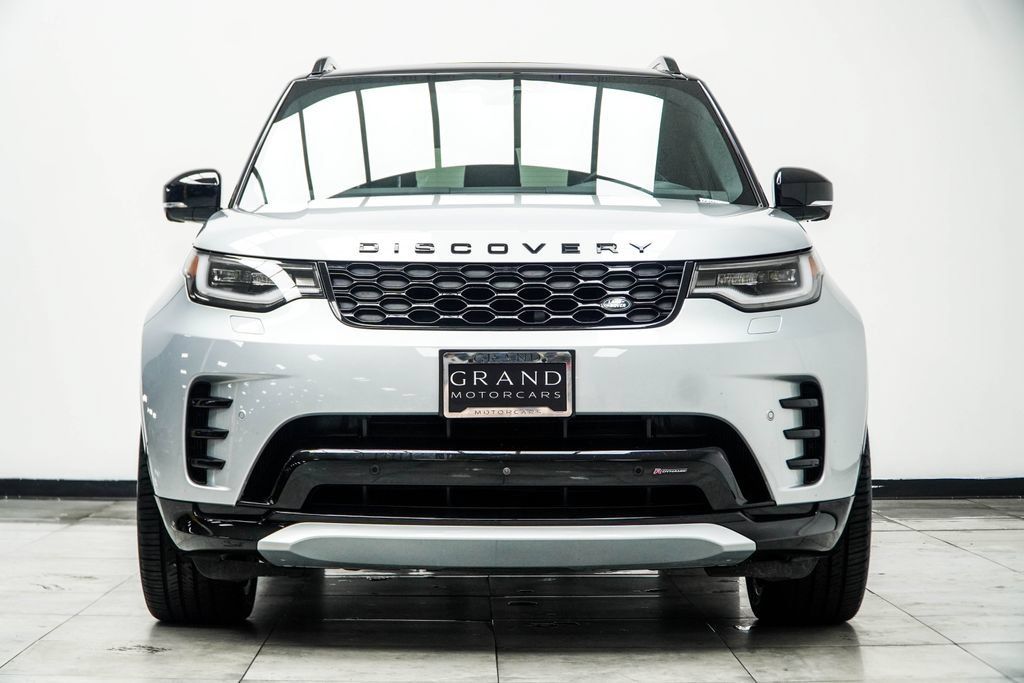 Used 2023 Land Rover Discovery HSE R-Dynamic AWD/4WD image 9