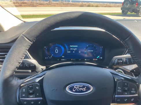 Used 2021 Ford Escape Titanium AWD/4WD image 15