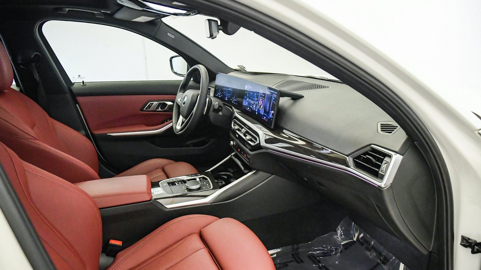 Used 2023 BMW 330i Sedan w/ Premium Package RWD image 16