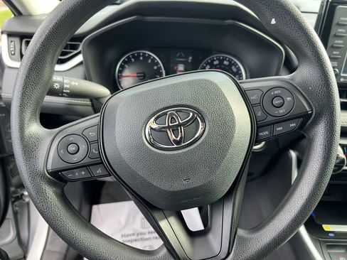 Used 2022 Toyota RAV4 XLE image 18
