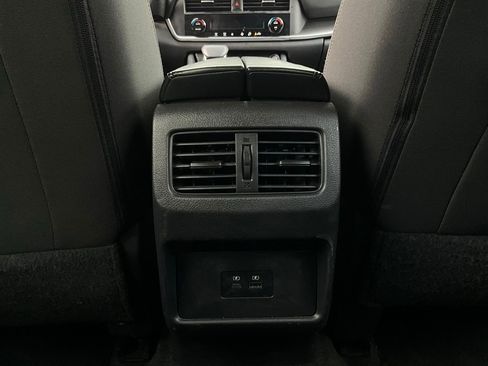 Used 2023 Nissan Rogue SV image 13