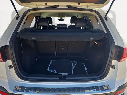 Used 2023 Volkswagen Taos SE image 12