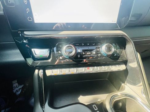 Used 2024 GMC Sierra 1500 AT4X image 40