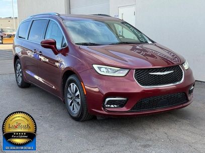 Used 2021 Chrysler Pacifica Touring-L