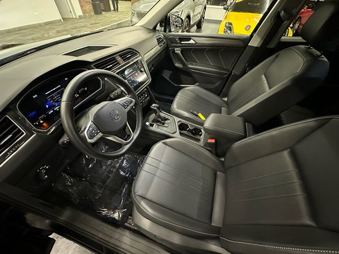 Used 2024 Volkswagen Tiguan Wolfsburg Edition image 21