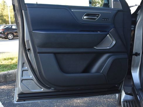 New 2026 INFINITI QX80 4WD image 10