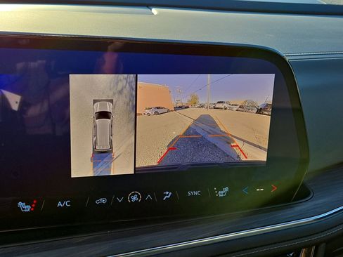 Used 2025 Chevrolet Tahoe Z71 image 18