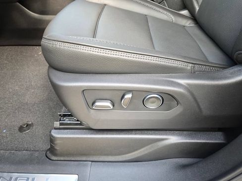 New 2026 GMC Yukon Denali AWD/4WD image 9