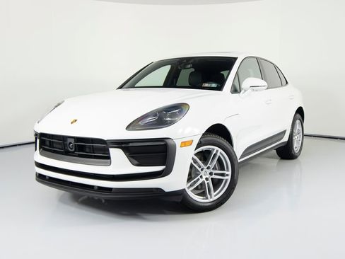 New 2026 Porsche Macan image 6