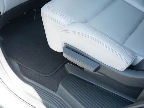 Used 2025 Ford Expedition Active image 33