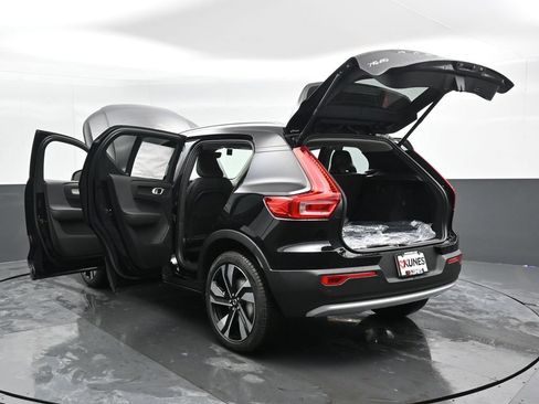 Used 2025 Volvo XC40 B5 Ultra w/ Climate Package AWD/4WD image 53