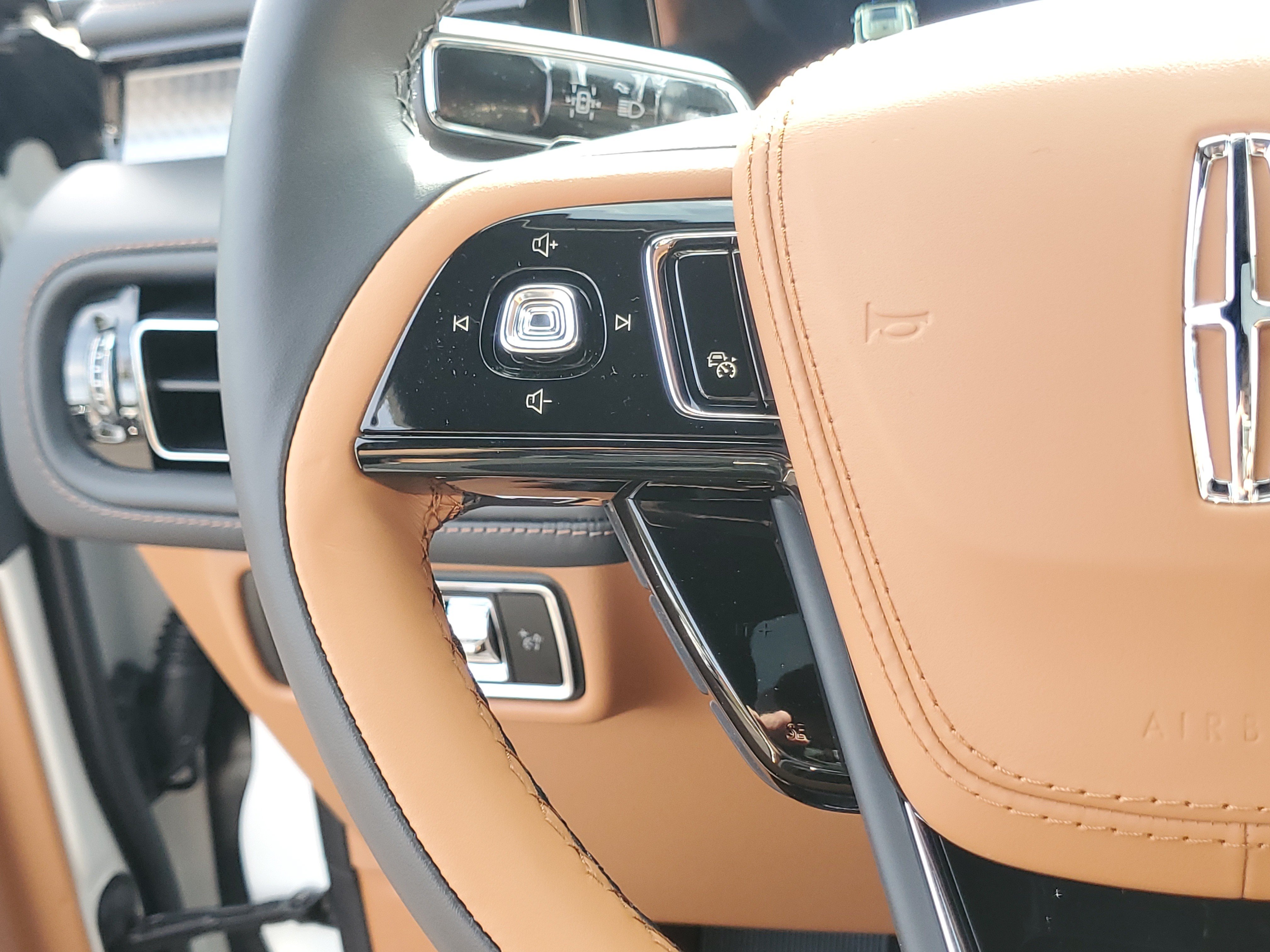 New 2027 Lincoln Aviator Black Label w/ Dynamic Handling Package AWD/4WD image 16