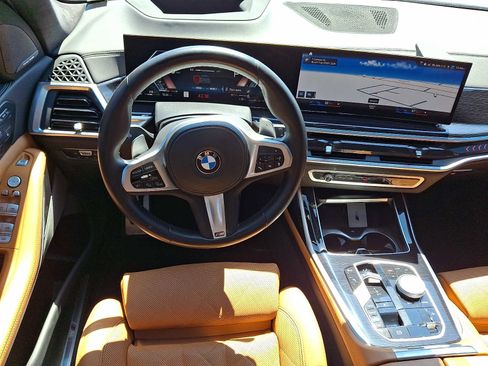 Used 2023 BMW X7 xDrive40i w/ M Sport Package AWD/4WD image 12
