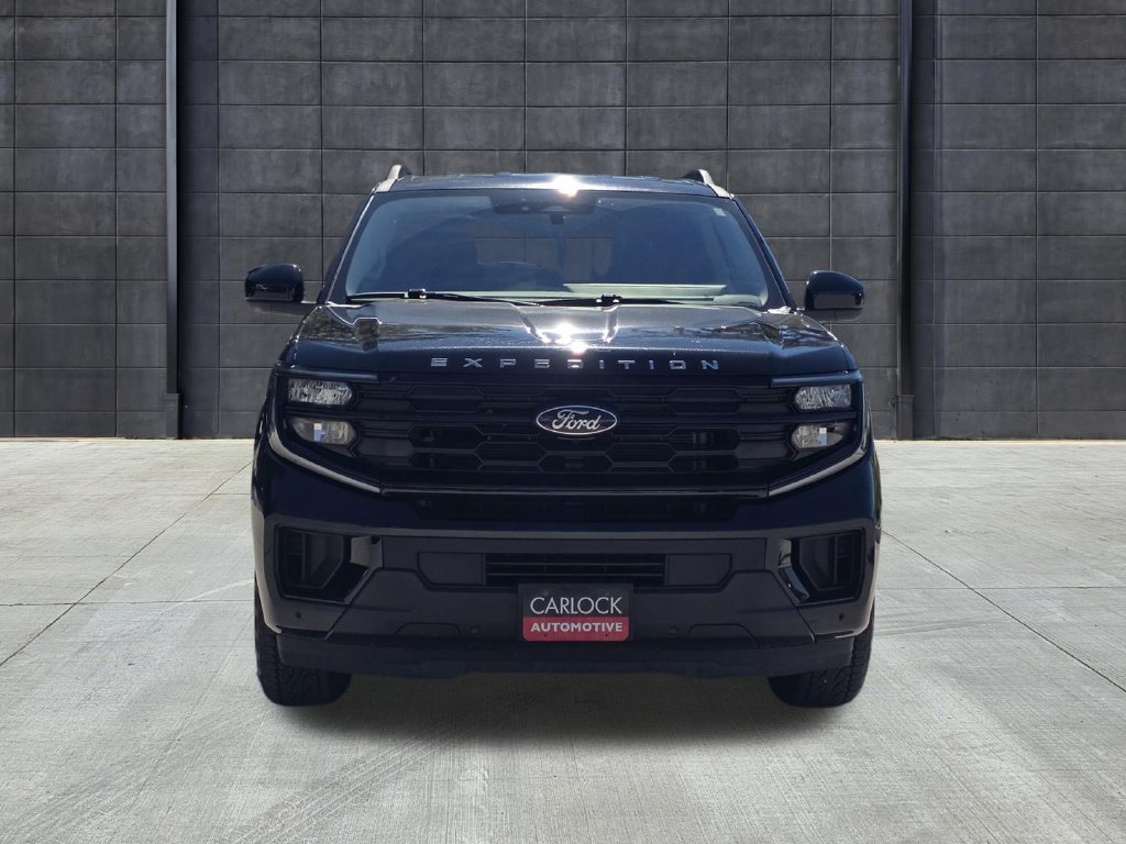 Used 2025 Ford Expedition Active RWD image 2