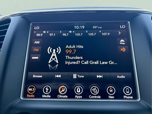 Used 2018 Jeep Grand Cherokee Laredo RWD image 28