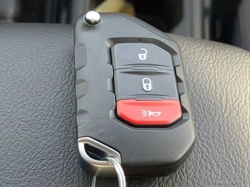 New 2025 Jeep Gladiator Sport image 30