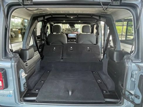 Certified 2024 Jeep Wrangler Unlimited w/ Convenience Group AWD/4WD image 34