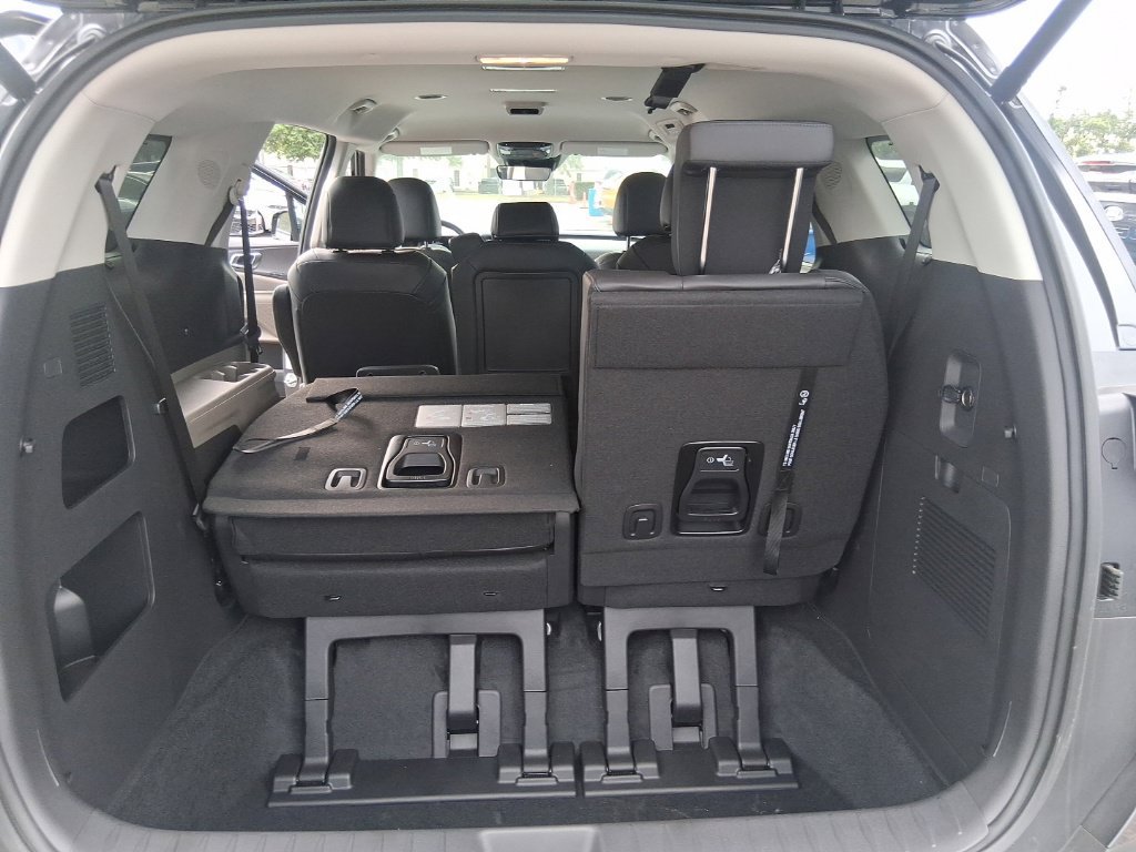 Certified 2026 Kia Carnival EX FWD image 19