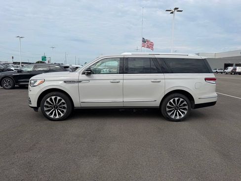 Used 2023 Lincoln Navigator L Reserve AWD/4WD image 8