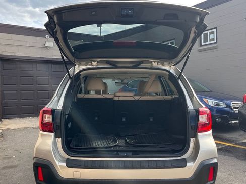 Used 2018 Subaru Outback 2.5i Premium AWD/4WD image 22