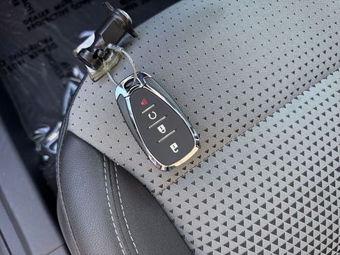 Used 2025 Chevrolet Trax LT image 22