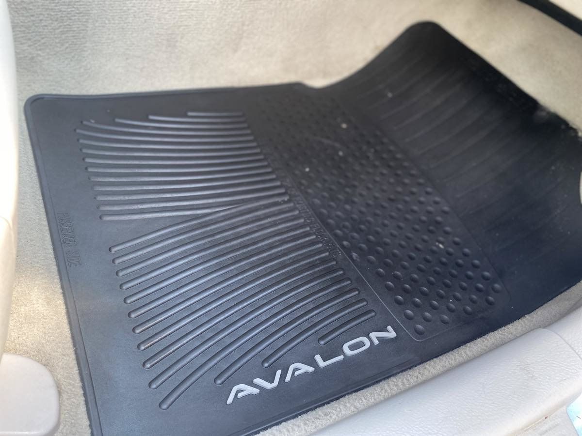 Used 2011 Toyota Avalon FWD image 17