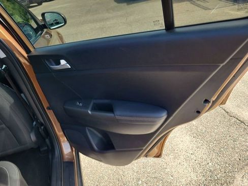 Used 2018 Kia Sportage LX FWD image 31