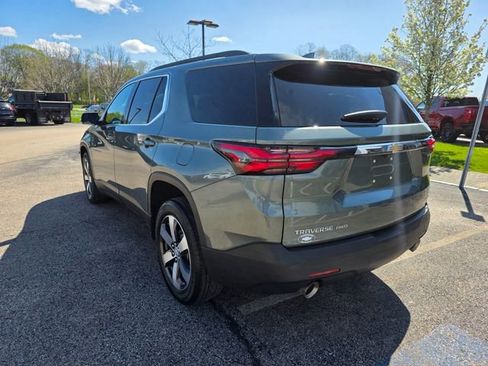 Used 2023 Chevrolet Traverse LT w/ LT Premium Package AWD/4WD image 2