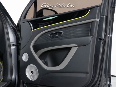 Used 2023 Bentley Bentayga Extended Wheelbase image 35