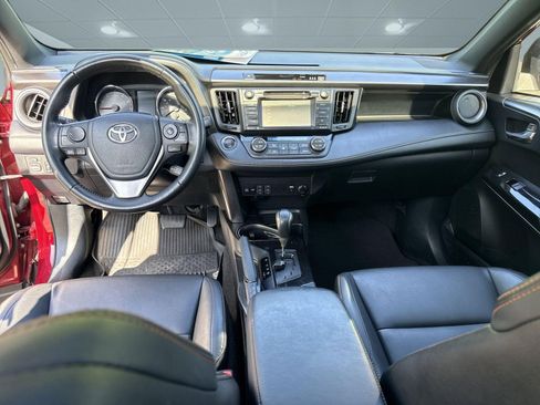 Used 2018 Toyota RAV4 SE w/ Power Extra Value Package FWD image 14