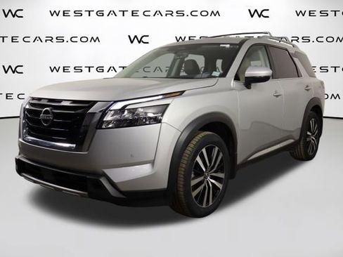 Used 2024 Nissan Pathfinder Platinum w/ Cargo Package image 1