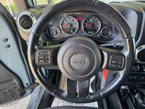 Used 2015 Jeep Wrangler Sahara w/ Connectivity Group AWD/4WD image 18