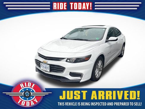 Used 2016 Chevrolet Malibu LT FWD image 1