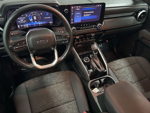 Used 2024 Chevrolet Colorado Z71 AWD/4WD image 13
