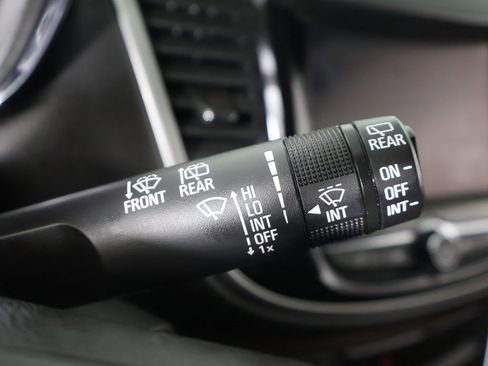 Used 2021 Chevrolet Trax LT image 33