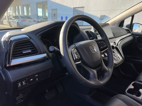 Certified 2025 Honda Odyssey Touring image 28