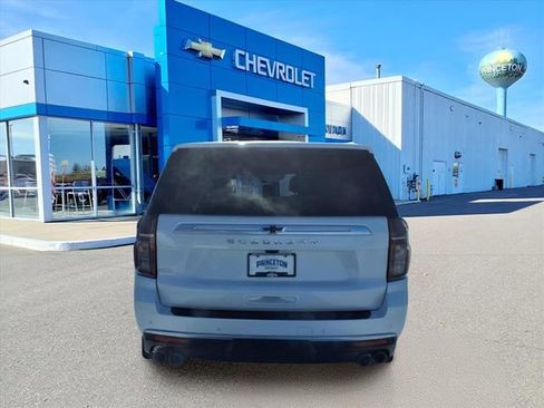 Used 2024 Chevrolet Suburban High Country image 4