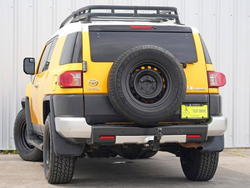 Used 2007 Toyota FJ Cruiser 4WD image 5