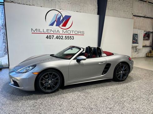 Used 2017 Porsche 718 Boxster RWD image 14