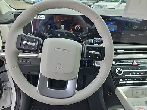 New 2025 Hyundai Santa Fe SE image 11