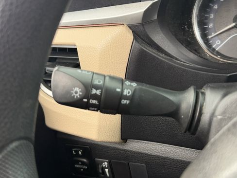 Used 2014 Toyota Corolla LE FWD image 19