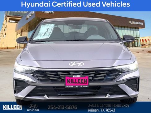 Used 2025 Hyundai Elantra Sport FWD image 2