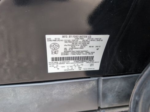 Used 2016 Ford Taurus Limited w/ Driver Assist Package image 23